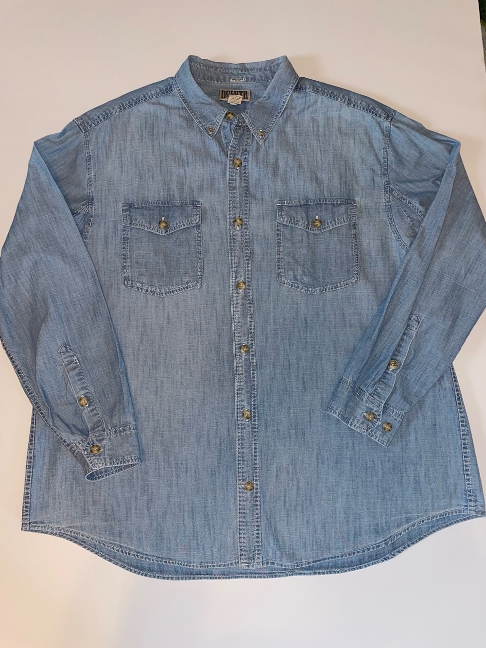 Duluth Trading Co Men Denim Work Shirt Light Wash Button Down Long Sleeve 2XL